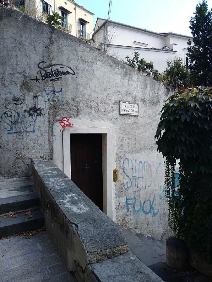Апартаменты Fronte Al Porto Салерно Экстерьер фото