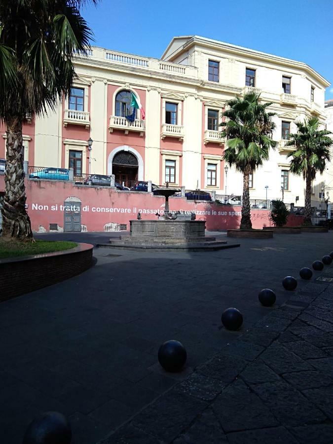 Апартаменты Fronte Al Porto Салерно Экстерьер фото